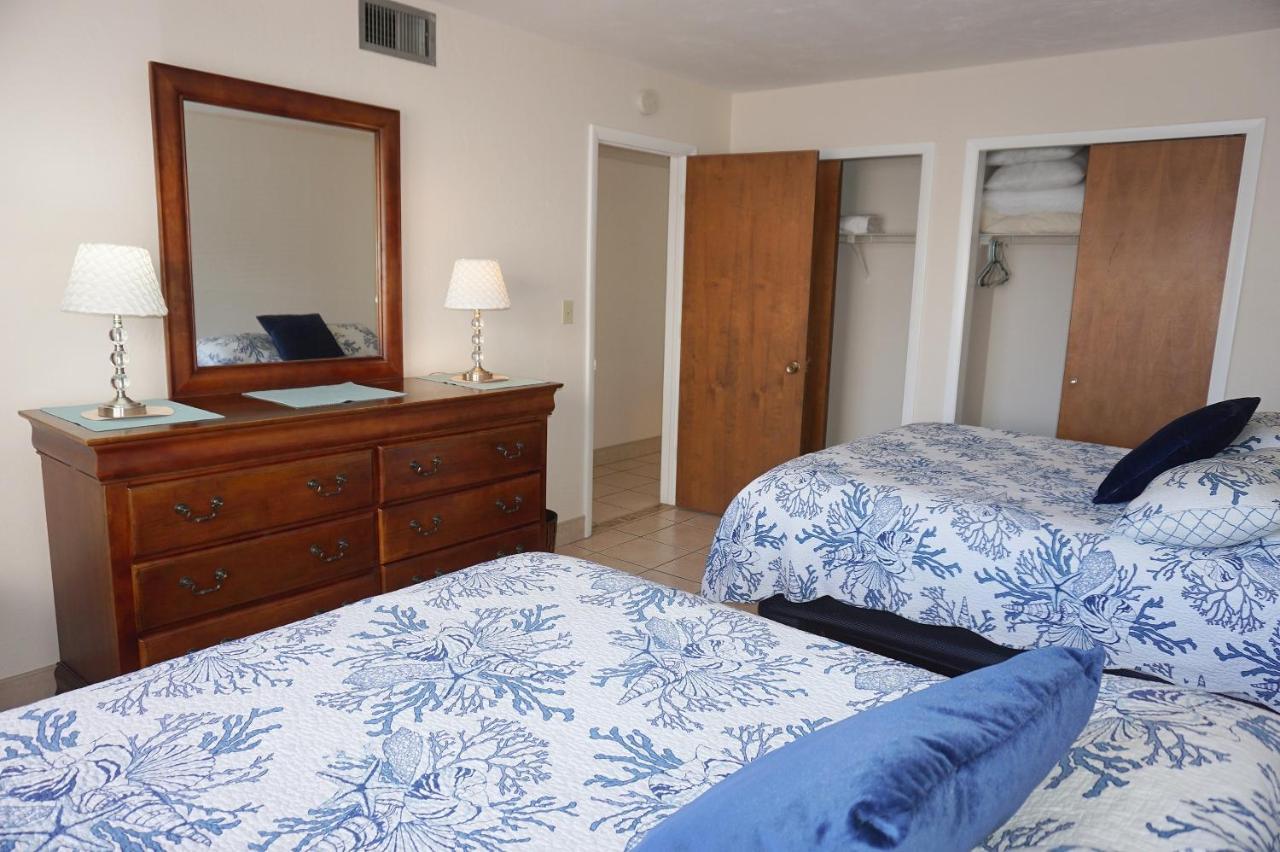 Redington Surf Resort By Travel Resort Services St. Pete Beach Exterior photo